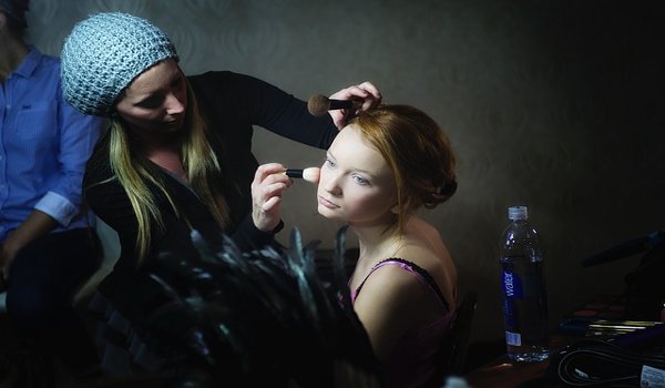 léto, make up, chyby v líčení pleti v létě