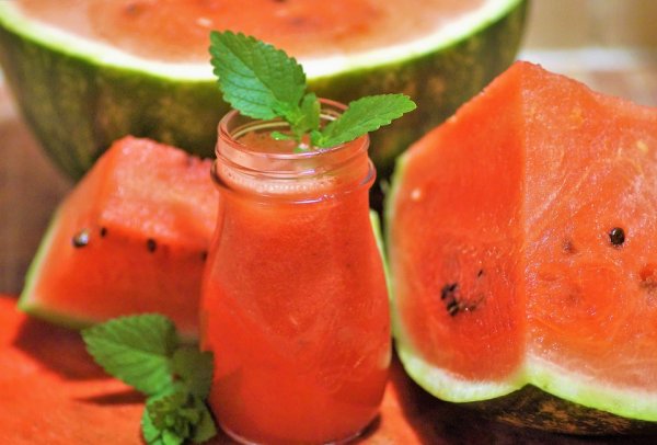 meloun, pitný režim, letní ovoce, vitaminy
