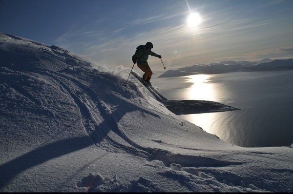 Zimní dovolená začíná kontrolou lyžařského vybavení a pojištěním